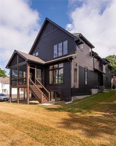 2211 W 48 St, Westwood, KS 66205