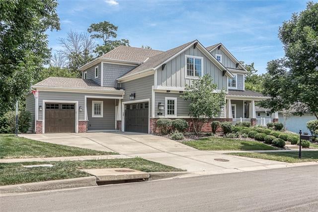 8719 Sycamore Ave, Kansas City, MO 64157