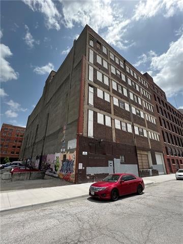 911 Wyoming St, Kansas City, MO 64101