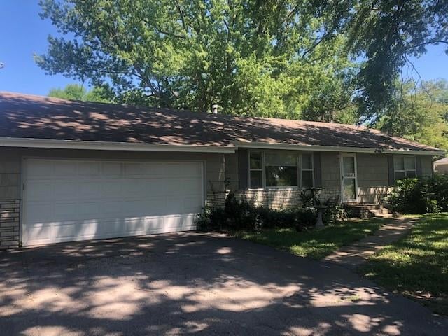 3930 Rochester Rd, Topeka, KS 66617