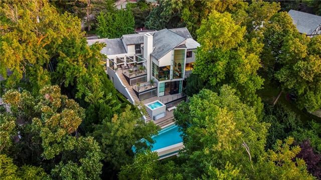 5100 Sunset Dr, Kansas City, MO 64112