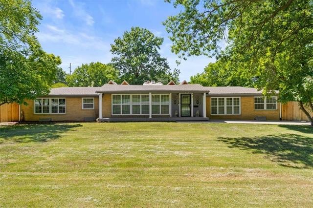 3416 S Crysler Ave, Independence, MO 64055