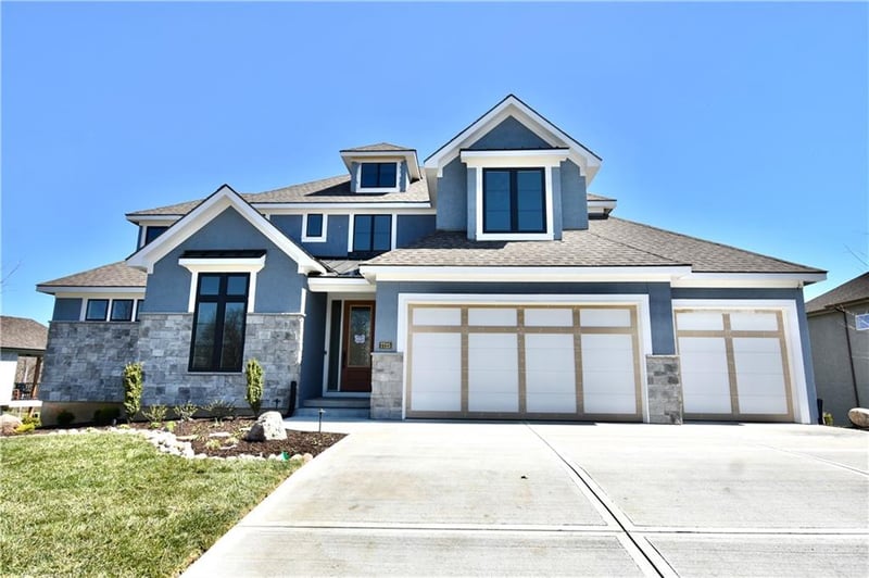 7725 N Donnelly Ave, Kansas City, MO 64158