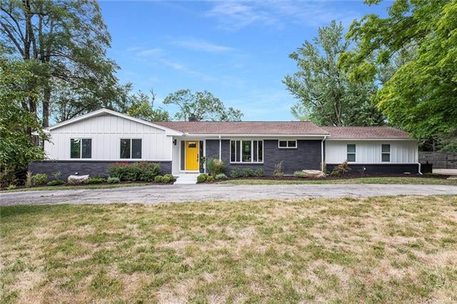 2310 Red Bridge Ter, Kansas City, MO 64131