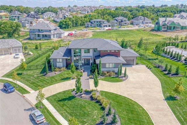 16905 Bond St, Overland Park, KS 66221