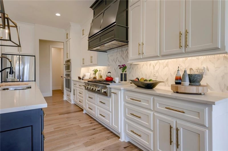 4500 W 157th St, Overland Park, KS 66224