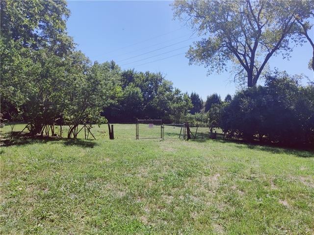 7480 E 76th St, Kansas City, MO 64138