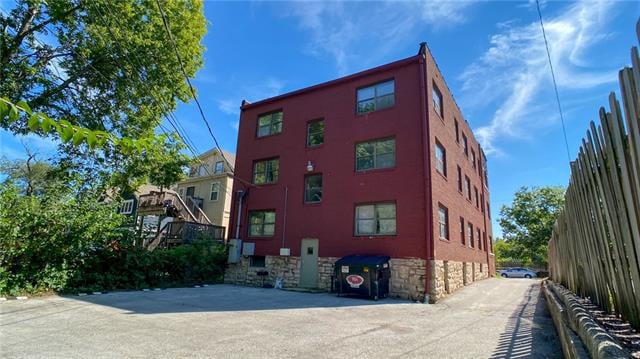 4042 Harrison St, Kansas City, MO 64110