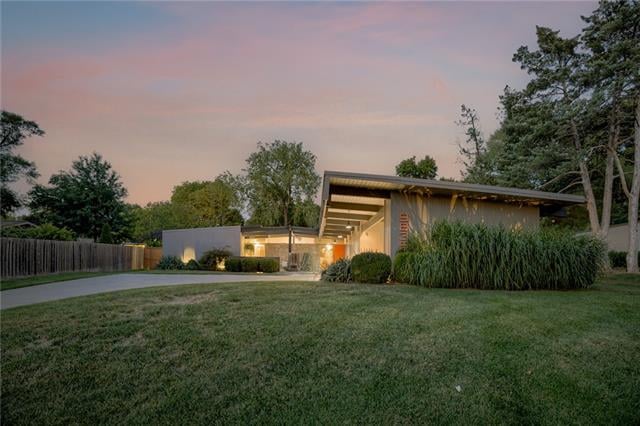 9835 Chadwick Dr, Overland Park, KS 66206
