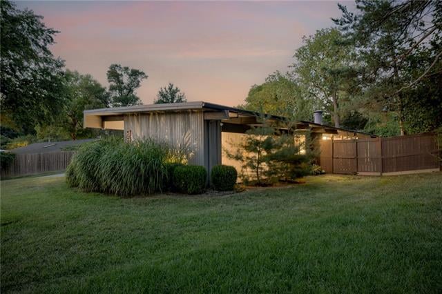 9835 Chadwick Dr, Overland Park, KS 66206
