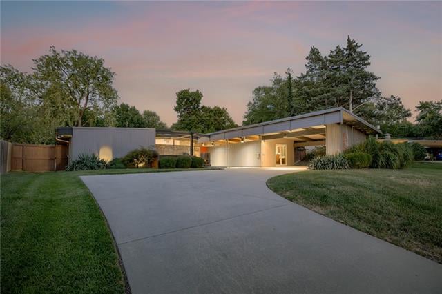 9835 Chadwick Dr, Overland Park, KS 66206