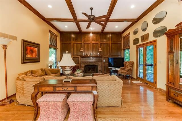 475 Navajo Ln, Lake Quivira, KS 66217