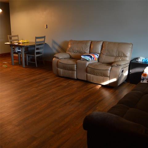 706 N Washington St, Carterville, MO 64835