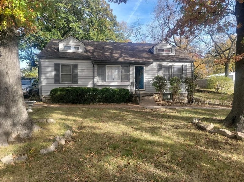 4725 Antioch Rd, Overland Park, KS 66203