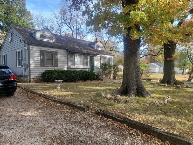 4725 Antioch Rd, Overland Park, KS 66203