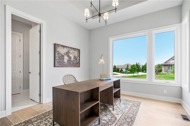 2513 177th St, Overland Park, KS 66085