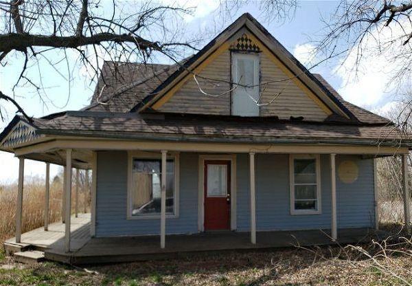 107 N High St, Grant City, MO 64456