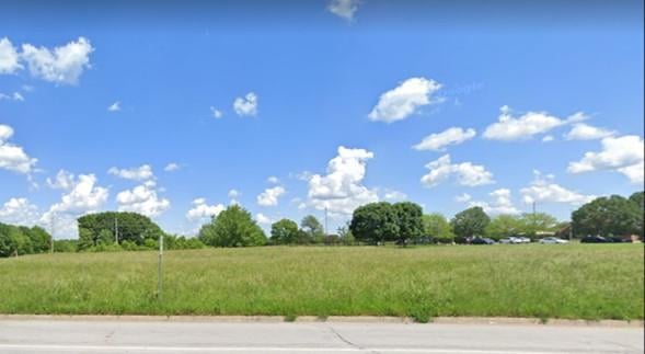 5051 Lakewood Way, Lee's Summit, MO 64064