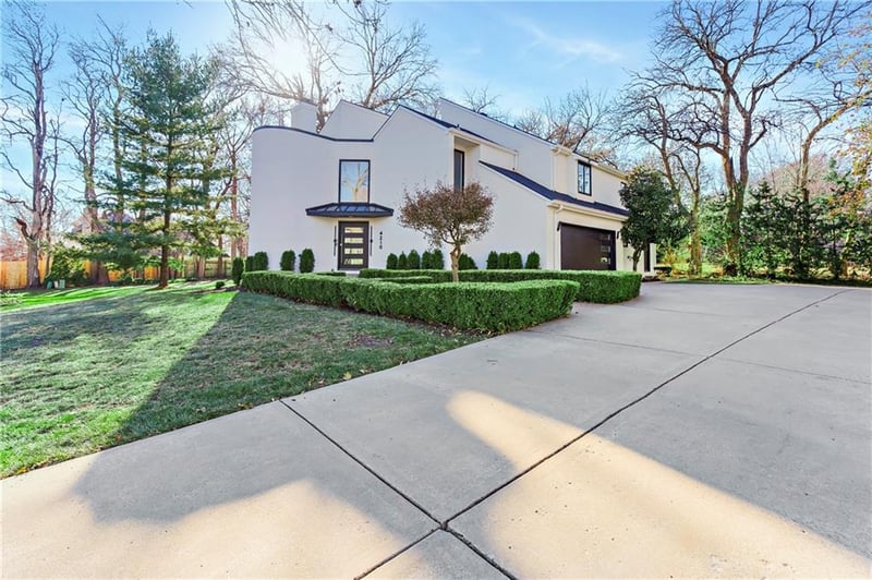 4210 W 102nd St, Overland Park, KS 66207
