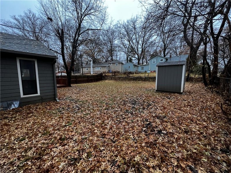 412 NE Greenfield Rd, Kansas City, MO 64116