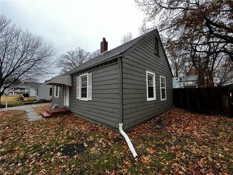 412 NE Greenfield Rd, Kansas City, MO 64116