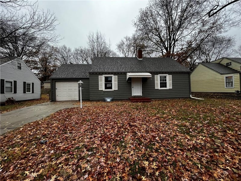 412 NE Greenfield Rd, Kansas City, MO 64116