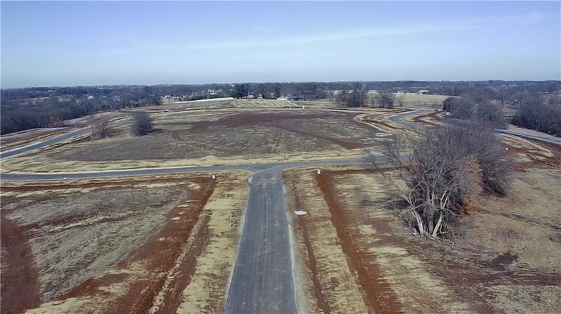 14002 Crawford Creek Ct, Lake Lotawana, MO 64086