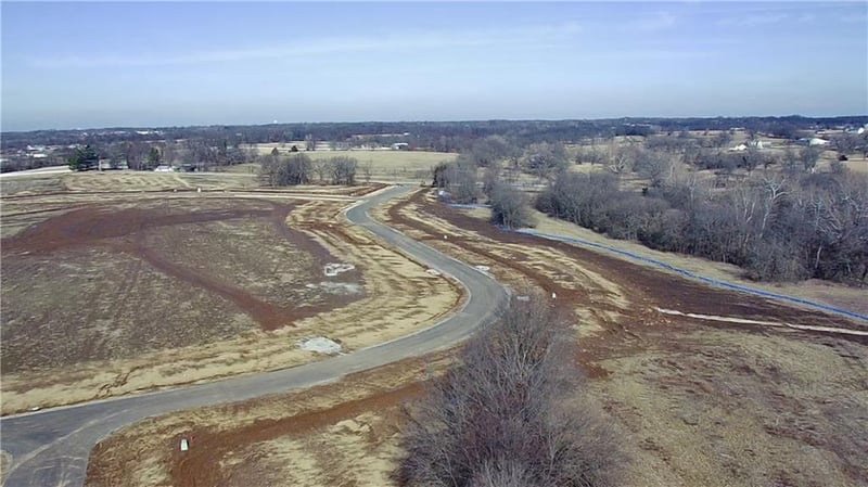 14017 Crawford Creek Cir, Lake Lotawana, MO 64086