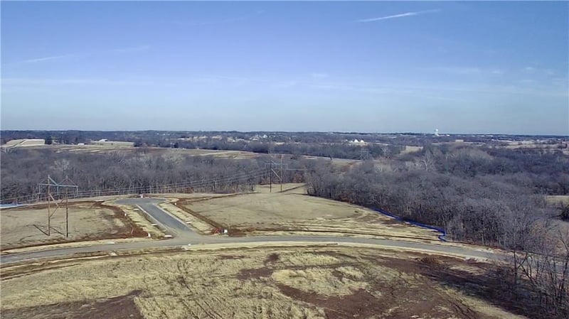 14502 Stringtown Cir, Lake Lotawana, MO 64086