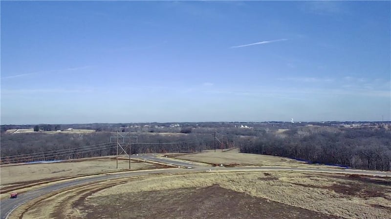 14502 Stringtown Cir, Lake Lotawana, MO 64086