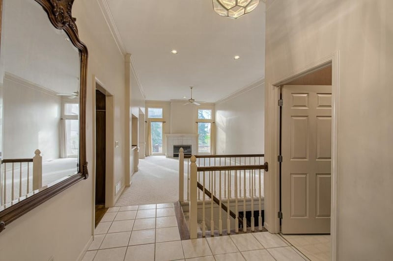 8813 W 142nd Pl, Overland Park, KS 66221