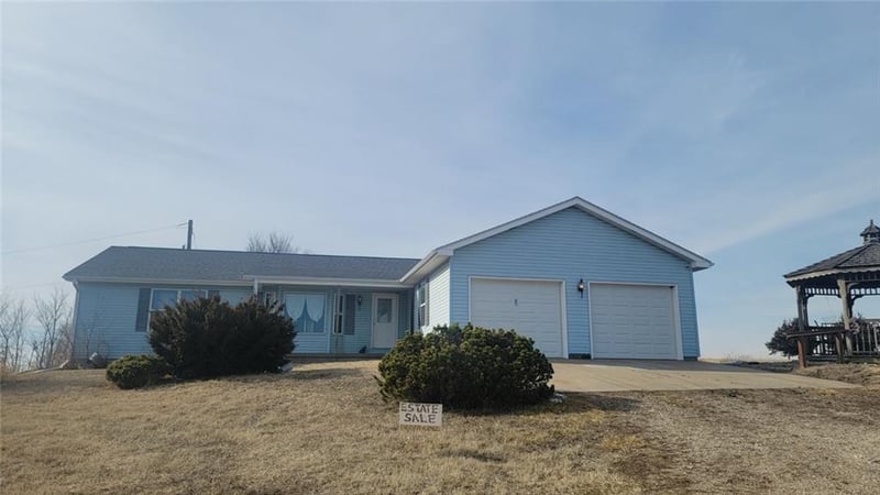 1515 W 6th St, Lyndon, KS 66451