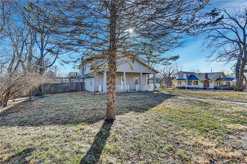 8525 W 47 St, Overland Park, KS 66203