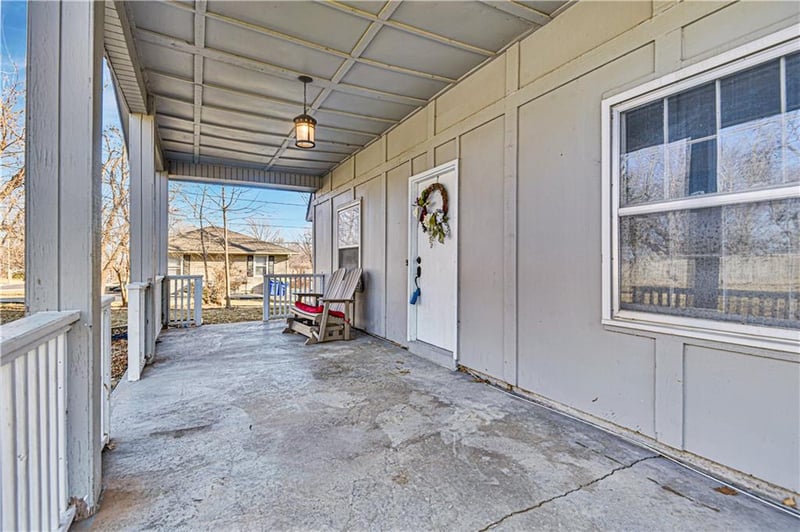 8525 W 47 St, Overland Park, KS 66203