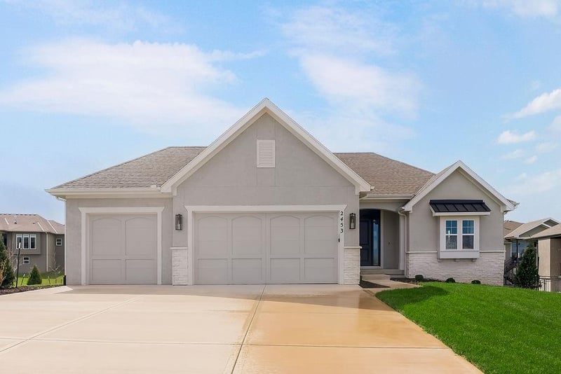 2453 175th Pl, Overland Park, KS 66085