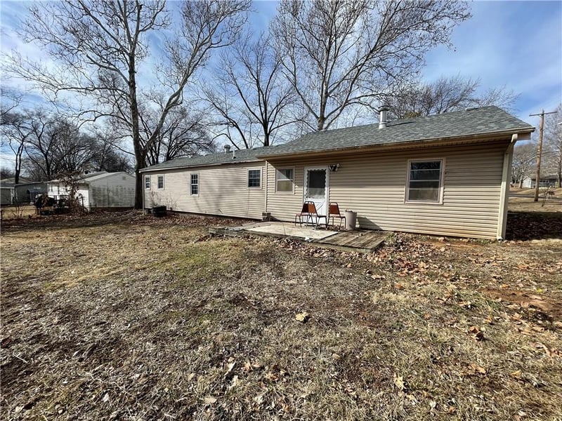 1106 Spruce St, Eudora, KS 66025