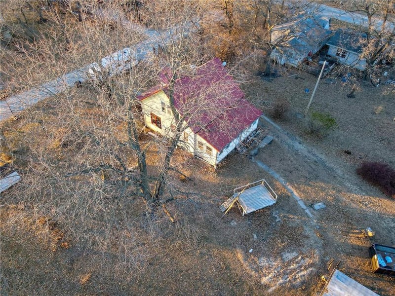 128 Deforest St, Whiting, KS 66552