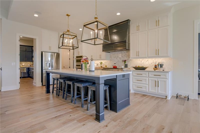 2805 175th Pl, Overland Park, KS 66085