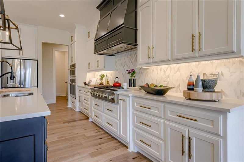 2805 175th Pl, Overland Park, KS 66085