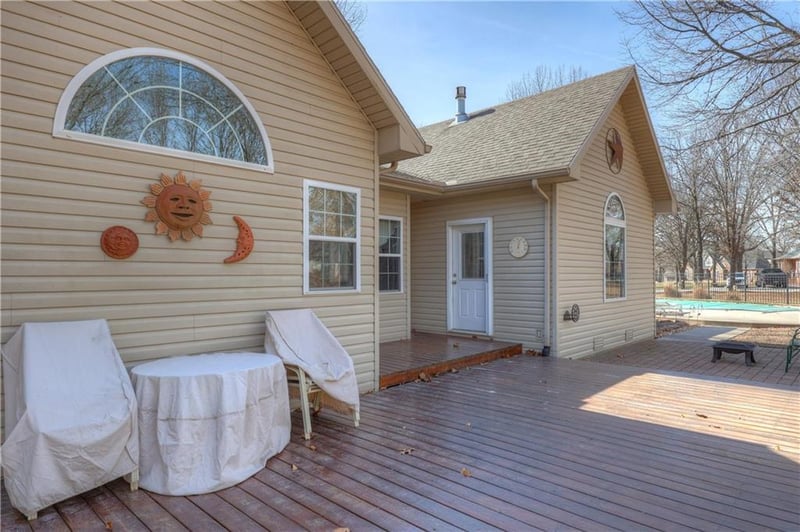 10045 Homestead Ln, Carthage, MO 64836