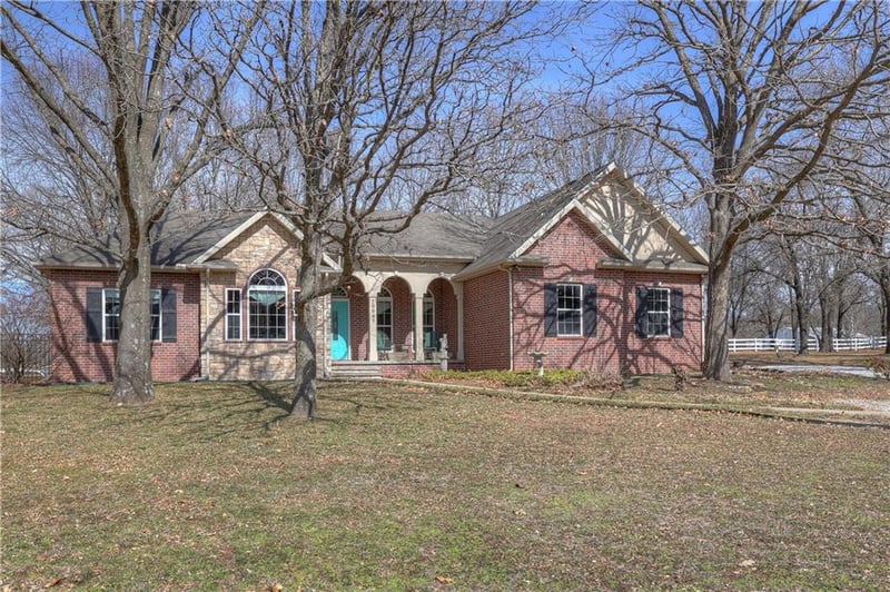 10045 Homestead Ln, Carthage, MO 64836