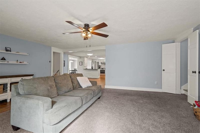 8636 Trail Ridge St, Kansas City, MO 64139