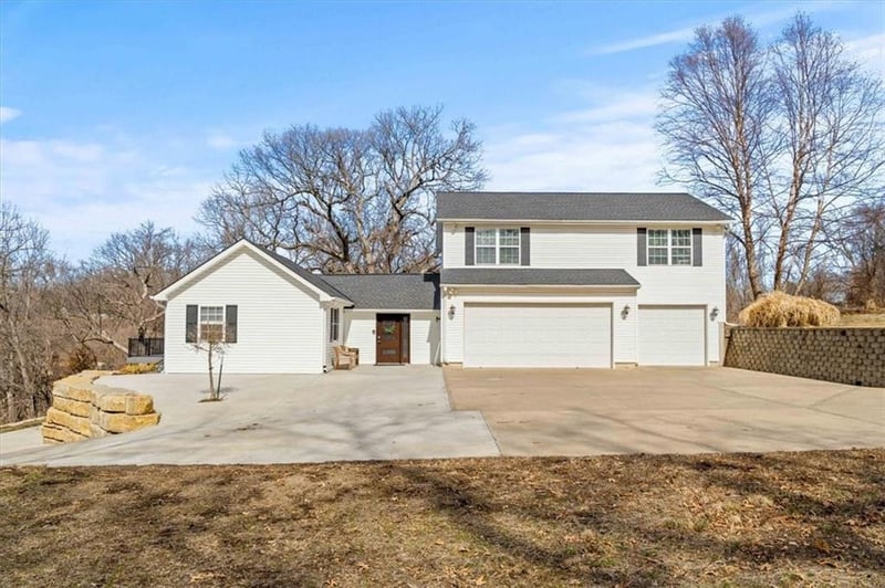 8636 Trail Ridge St, Kansas City, MO 64139