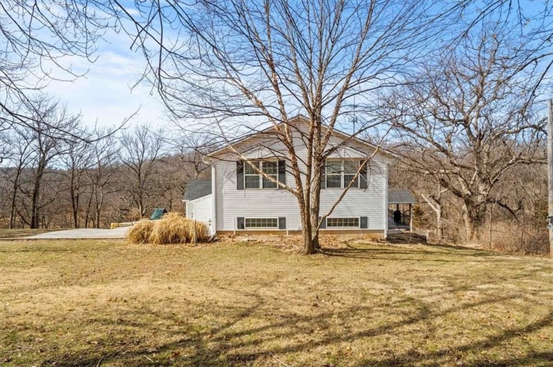 8636 Trail Ridge St, Kansas City, MO 64139