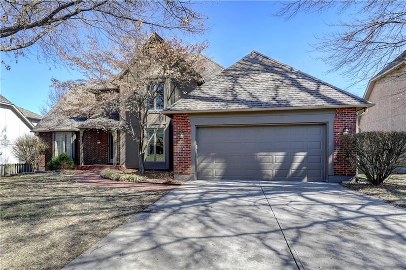 10737 Horton St, Overland Park, KS 66211