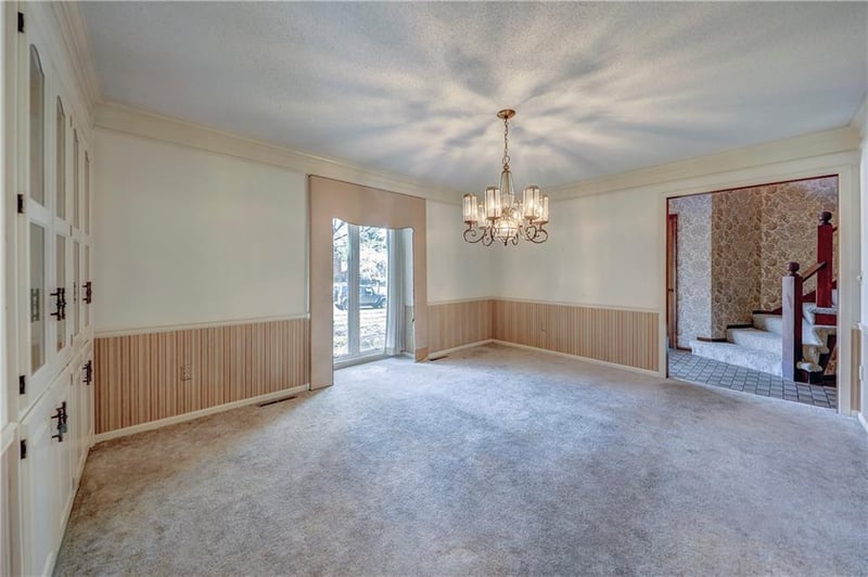 10737 Horton St, Overland Park, KS 66211