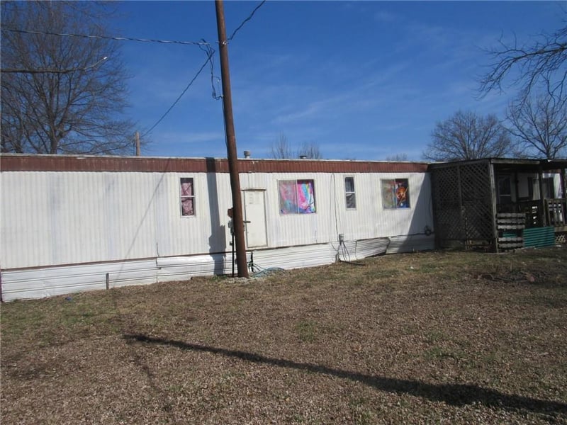 630 Monroe St, Pomona, KS 66076