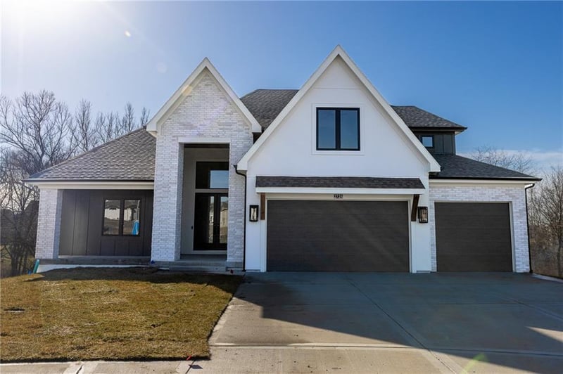 2725 NE 91st Pl, Kansas City, MO 64156