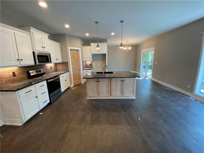 7470 N Lamar Dr, Kansas City, MO 64152