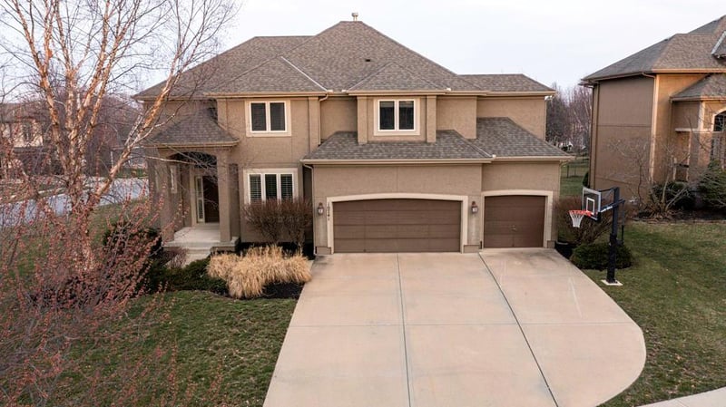 10741 W 163rd Ct, Overland Park, KS 66062